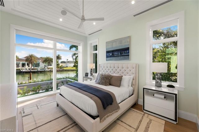 3455 Gin LN, Naples, FL 34102