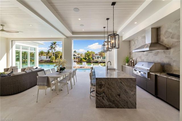 3455 Gin LN, Naples, FL 34102