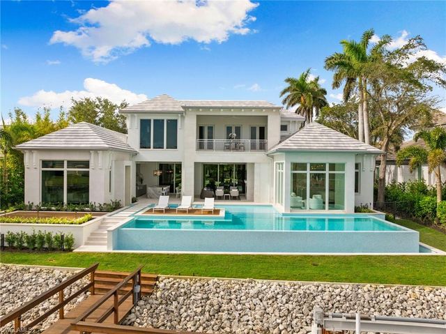 3455 Gin LN, Naples, FL 34102