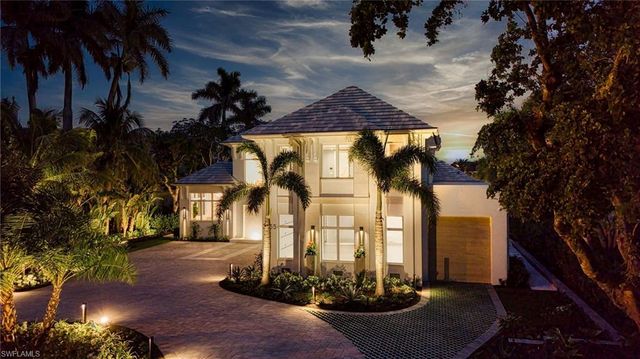 3455 Gin LN, Naples, FL 34102