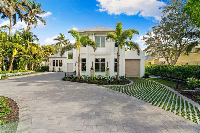 3455 Gin LN, Naples, FL 34102