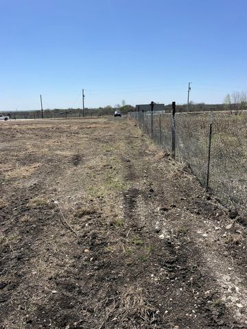 203 Arrowwood CT, Niederwald, TX 78640