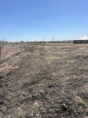 203 Arrowwood CT, Niederwald, TX 78640
