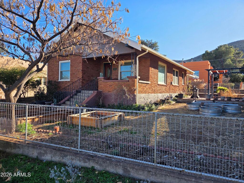319 14TH Terrace, Bisbee, AZ 85603