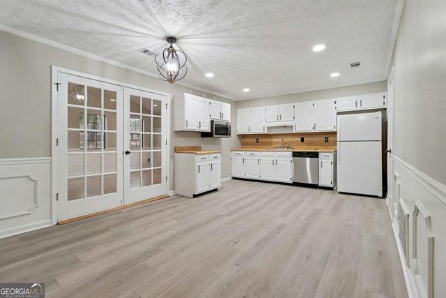 621 Maple Drive, Riverdale, GA 30274