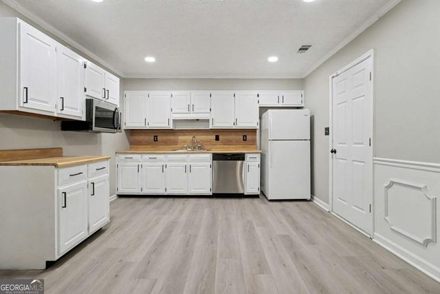 621 Maple Drive, Riverdale, GA 30274