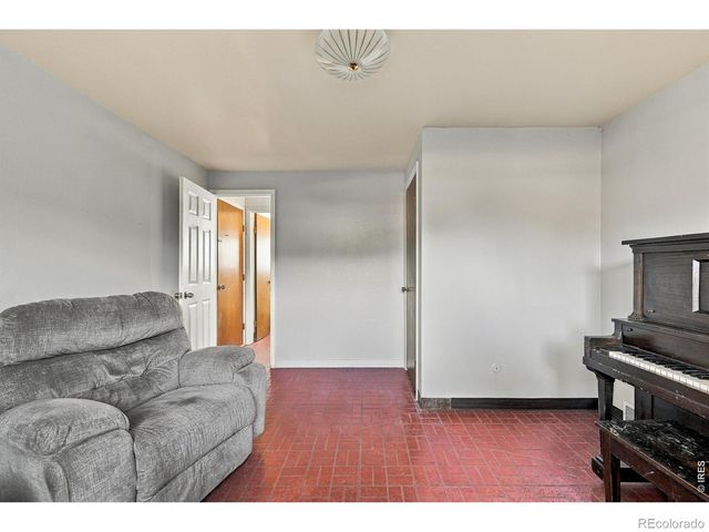 2404 N Van Buren Avenue, Loveland, CO 80538