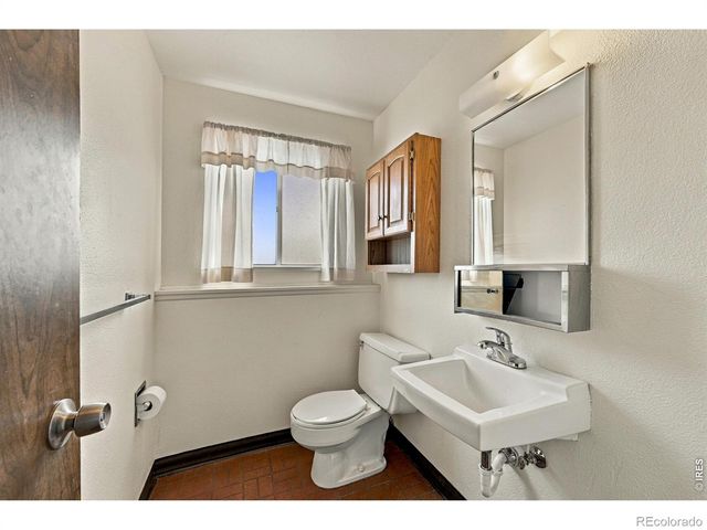 2404 N Van Buren Avenue, Loveland, CO 80538