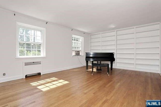 185 E Palisade Avenue A2A, Englewood, NJ 07631