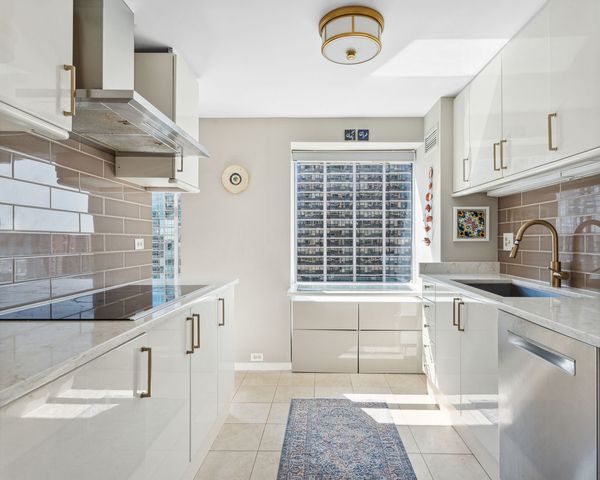 100 E Huron Street 1506, Chicago, IL 60611
