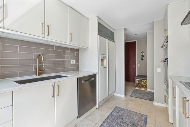 100 E Huron Street 1506, Chicago, IL 60611
