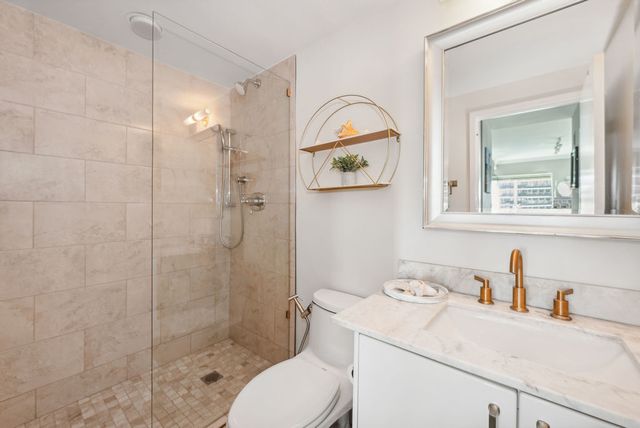 100 E Huron Street 1506, Chicago, IL 60611