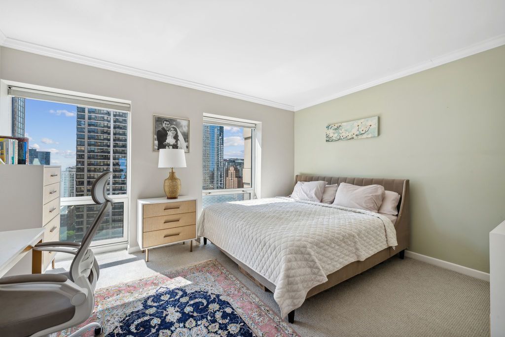Image 16 of property listing at 100 E Huron Street 1506, Chicago, IL 60611