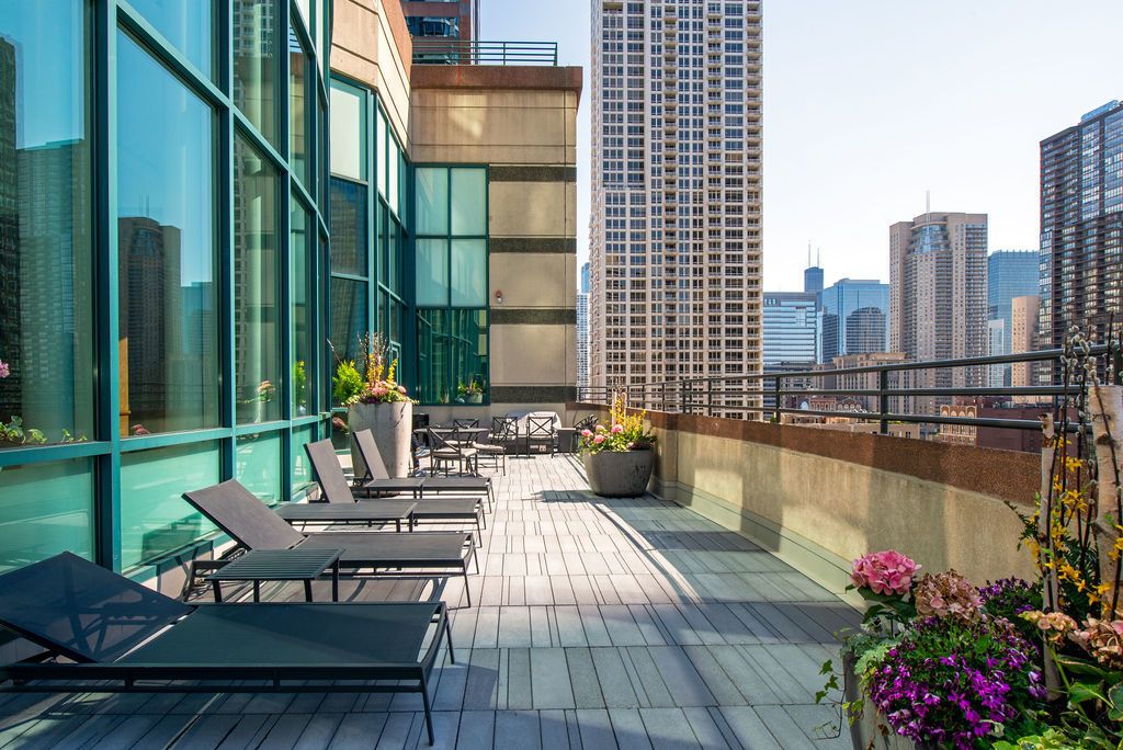 Image 26 of property listing at 100 E Huron Street 1506, Chicago, IL 60611