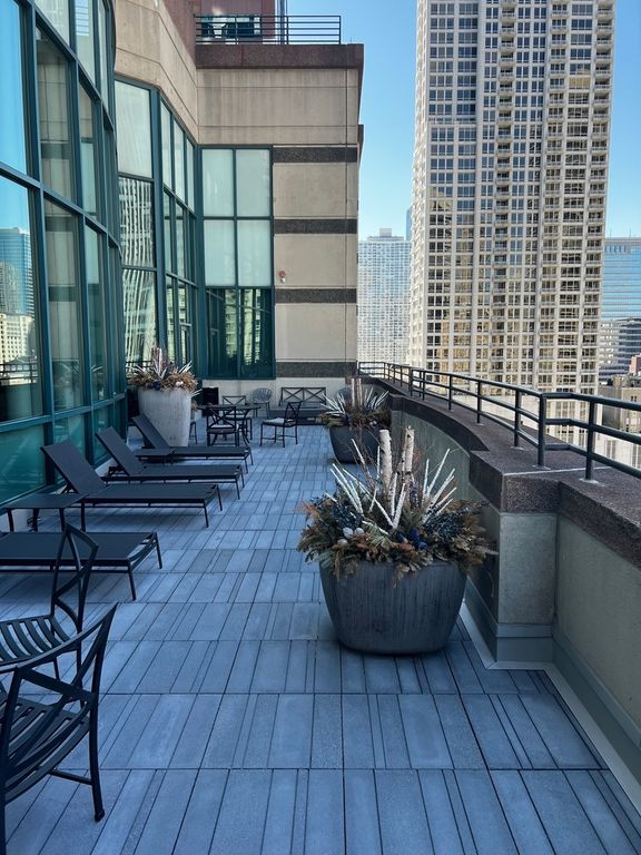 Image 31 of property listing at 100 E Huron Street 1506, Chicago, IL 60611