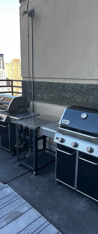Image 32 of property listing at 100 E Huron Street 1506, Chicago, IL 60611