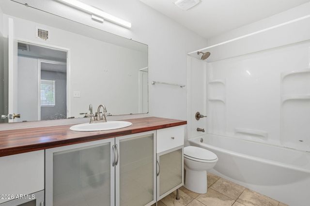 12118 S KI Road, Phoenix, AZ 85044