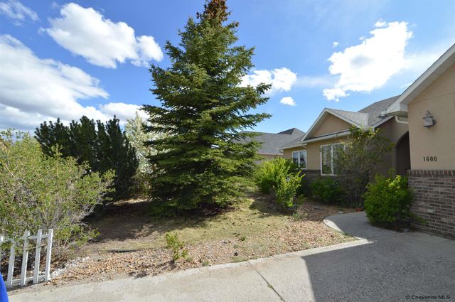 1606 HACKNEY DR, Laramie, WY 82070