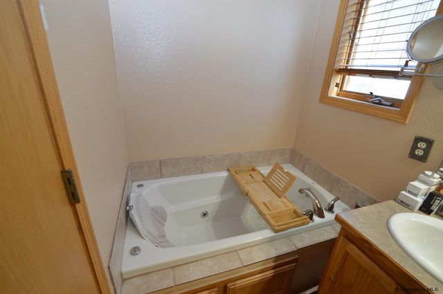 1606 HACKNEY DR, Laramie, WY 82070