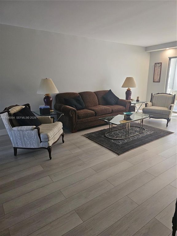 Image 2 of property listing at 3203 Portofino Pt F2, Coconut Creek, FL 33066