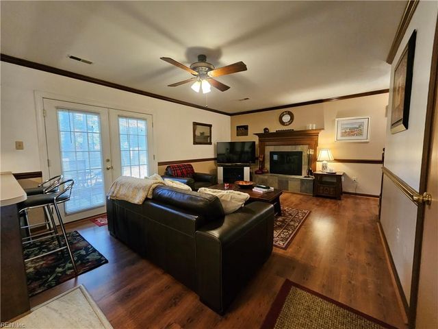 107 Five Forks LN, Hampton, VA 23669