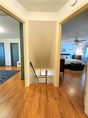 107 Five Forks LN, Hampton, VA 23669