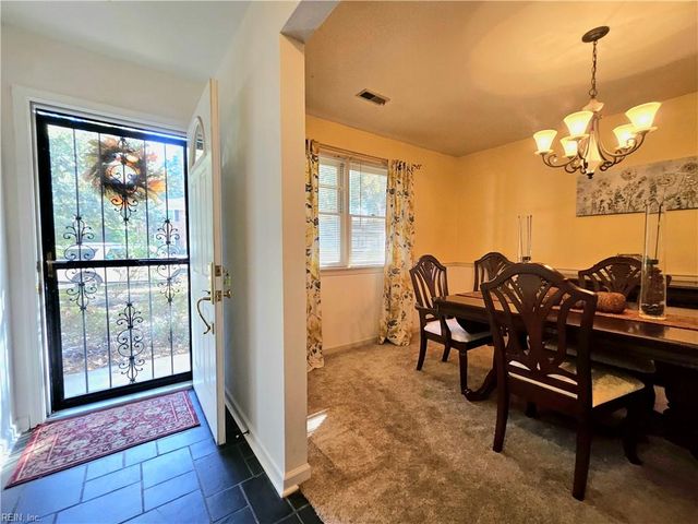 107 Five Forks LN, Hampton, VA 23669