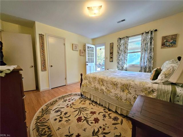 107 Five Forks LN, Hampton, VA 23669