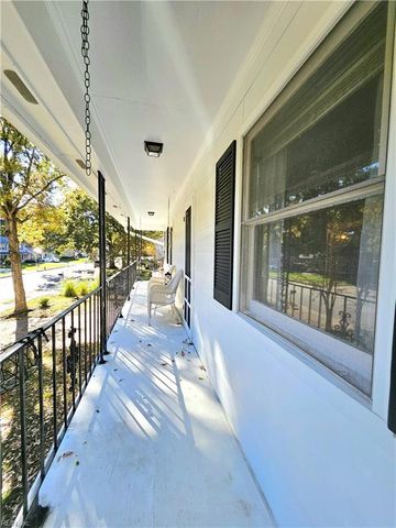 107 Five Forks LN, Hampton, VA 23669