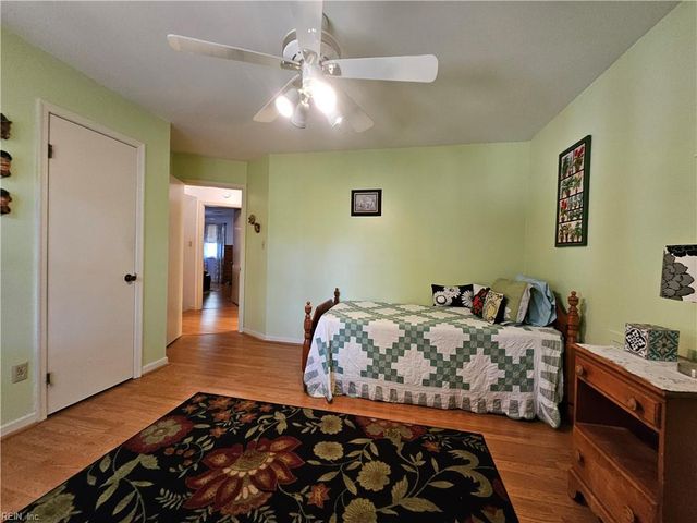 107 Five Forks LN, Hampton, VA 23669
