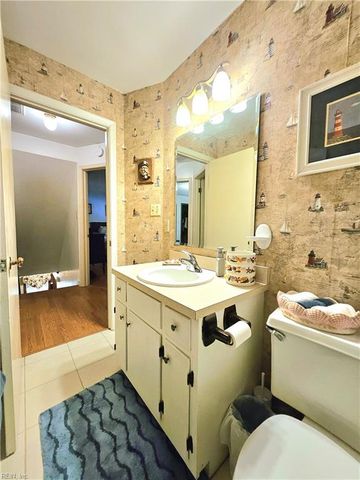 107 Five Forks LN, Hampton, VA 23669