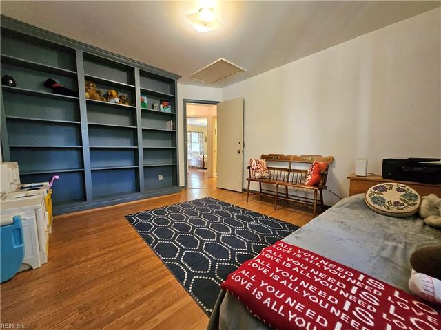 107 Five Forks LN, Hampton, VA 23669