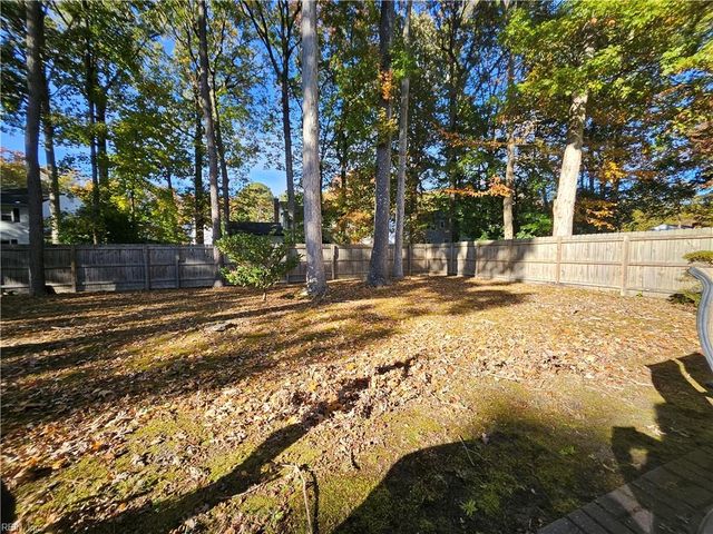 107 Five Forks LN, Hampton, VA 23669