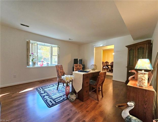 107 Five Forks LN, Hampton, VA 23669