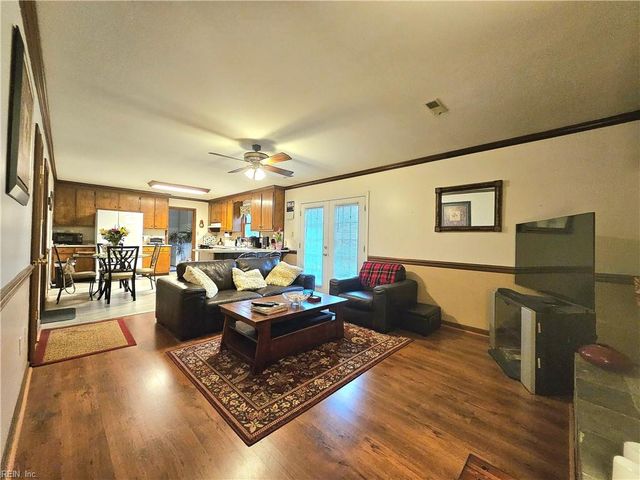 107 Five Forks LN, Hampton, VA 23669