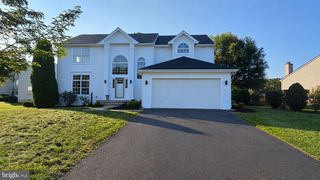 1055 HUNTINGDON DR, Williamstown, NJ 08094