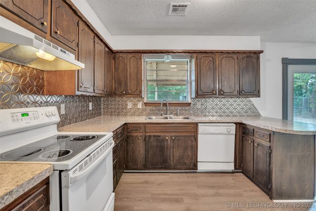 18406 S 55th E, Warner, OK 74469