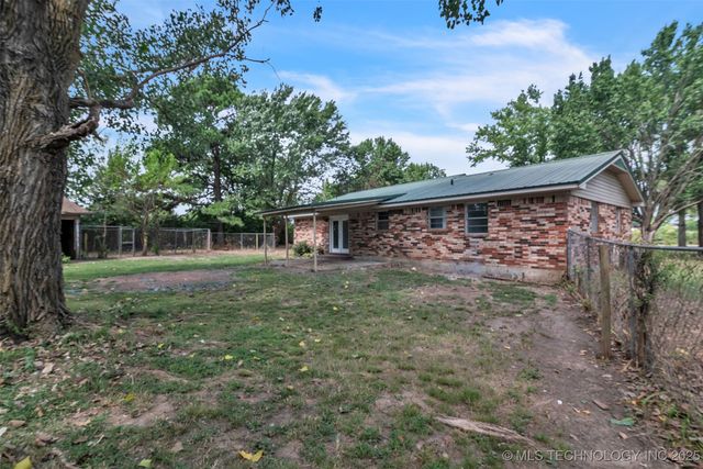 18406 S 55th E, Warner, OK 74469