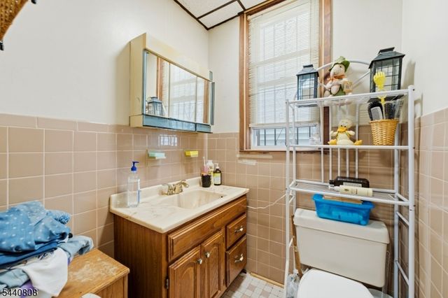 53 Grove Ter, Irvington Twp., NJ 07111
