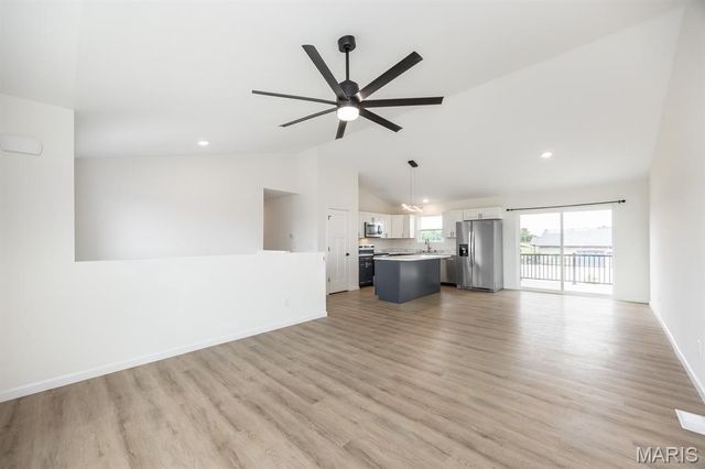 501 Somerset Drive, Pontoon Beach, IL 62040