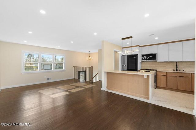 330 Cokes Drive, Toms River, NJ 08753