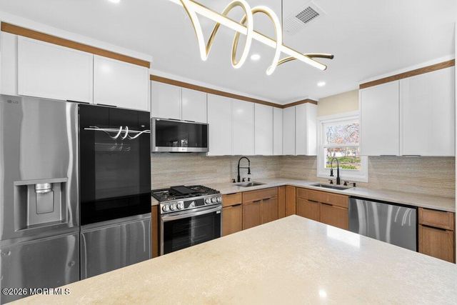 330 Cokes Drive, Toms River, NJ 08753