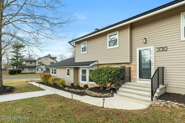 330 Cokes Drive, Toms River, NJ 08753