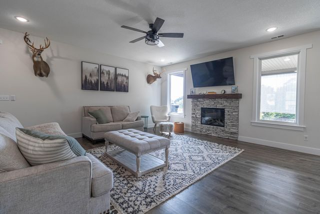 13877 S RANGELINE RD, Ashland, MO 65010