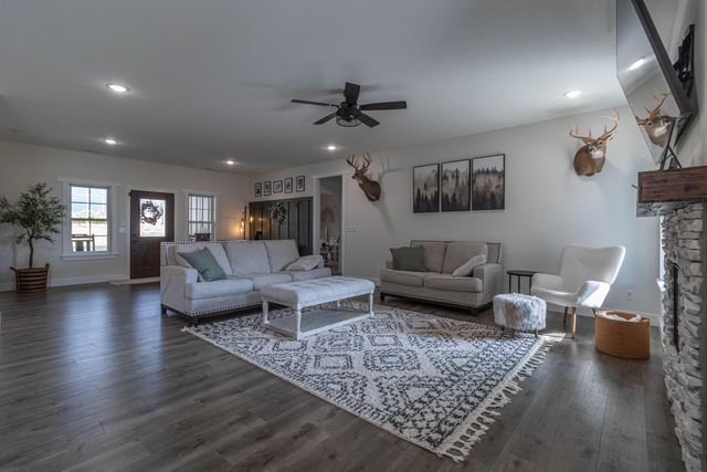 13877 S RANGELINE RD, Ashland, MO 65010