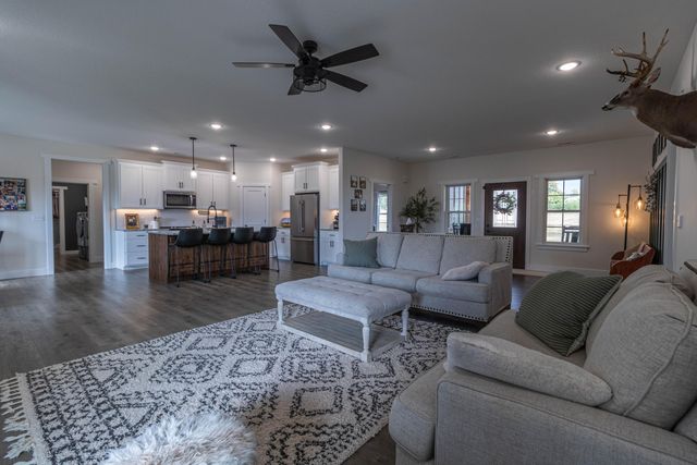 13877 S RANGELINE RD, Ashland, MO 65010