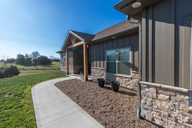 13877 S RANGELINE RD, Ashland, MO 65010