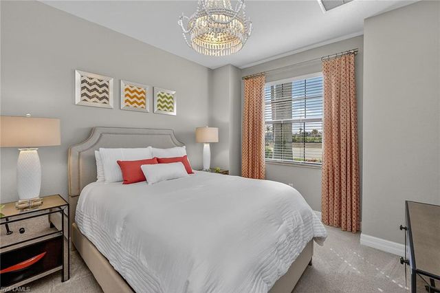 2898 Aviamar CIR, Naples, FL 34114