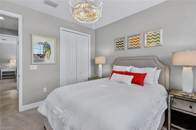 2898 Aviamar CIR, Naples, FL 34114