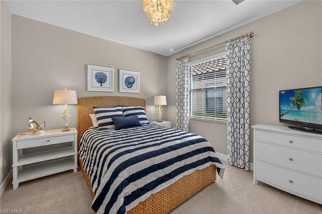 2898 Aviamar CIR, Naples, FL 34114